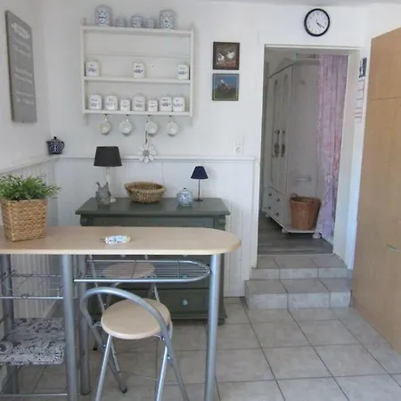 Liebevoll Eingerichtete Huus Up De Warf