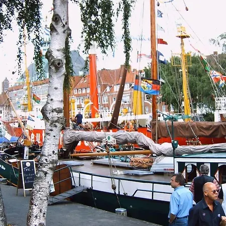 Liebevoll Eingerichtete Huus Up De Warf Emden