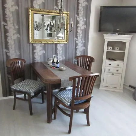 Liebevoll Eingerichtete Huus Up De Warf *