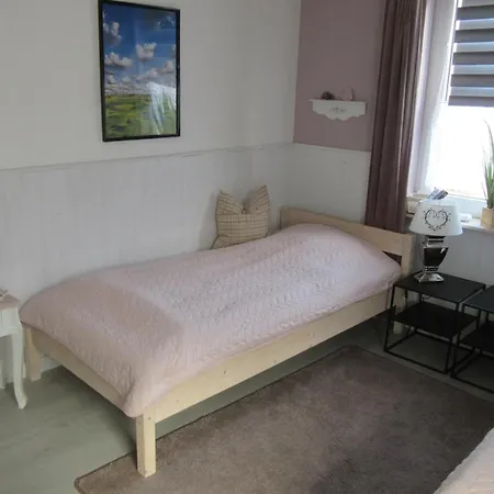 Liebevoll Eingerichtete Huus Up De Warf *